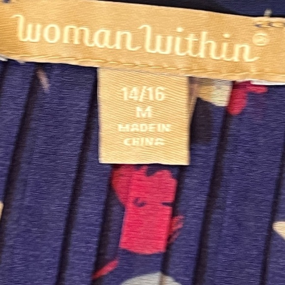 Woman Within Pleated‎ Floral Beaded Neckline Blouse Plus Size Medium 14/16 - Picture 3 of 8